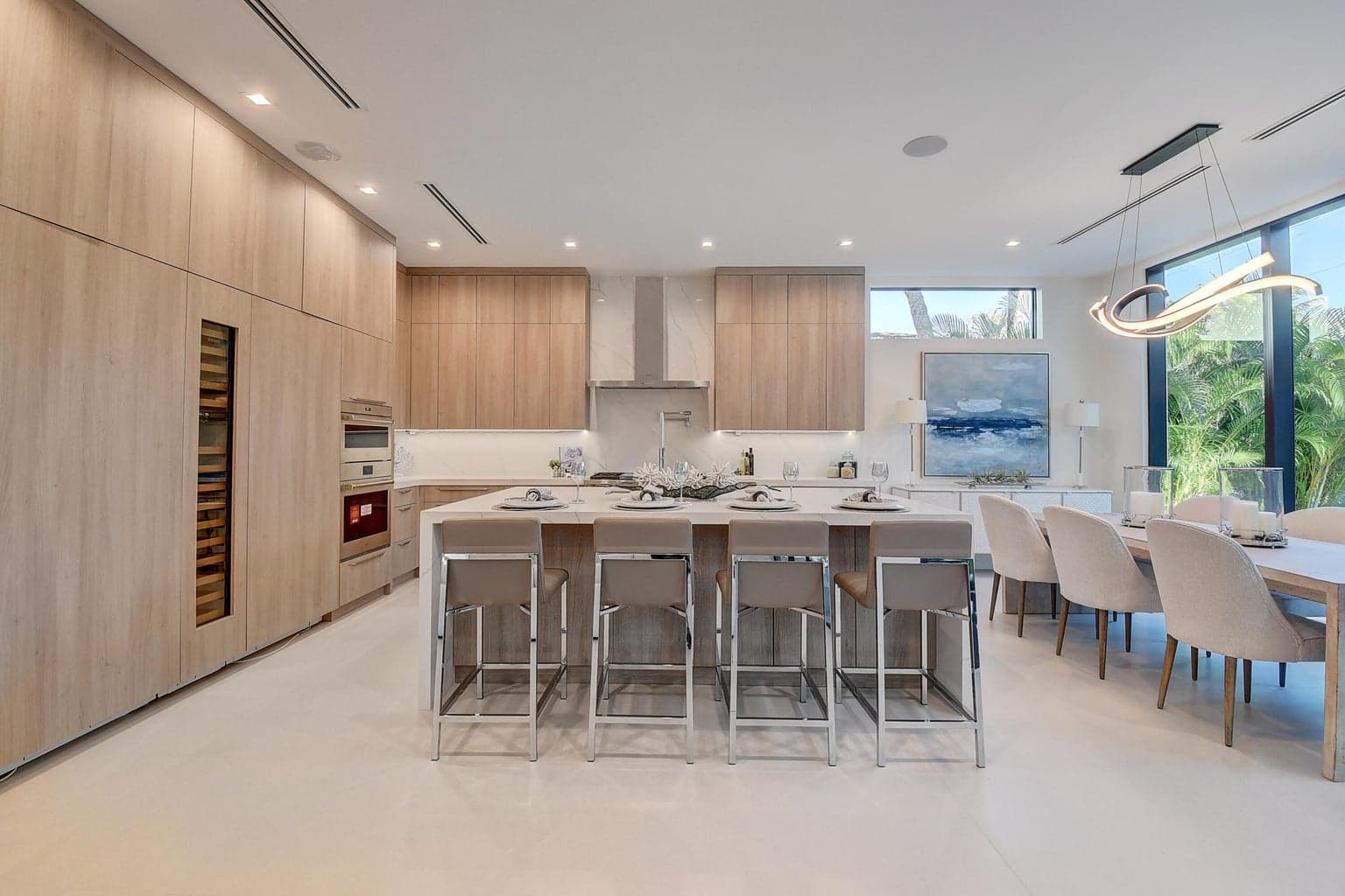 753 Park Drive W